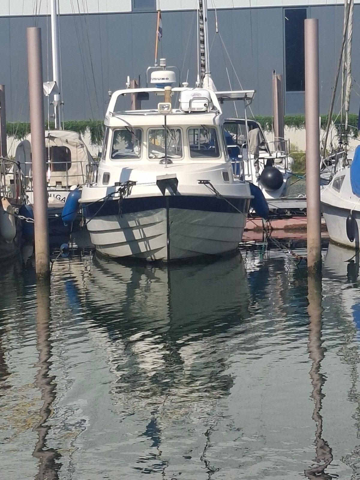 Robuuste Kajuitboot: Ideaal voor vissen en recreatie, Watersport en Boten, Kajuitboot, Ophalen, Binnenboordmotor, Omvormer