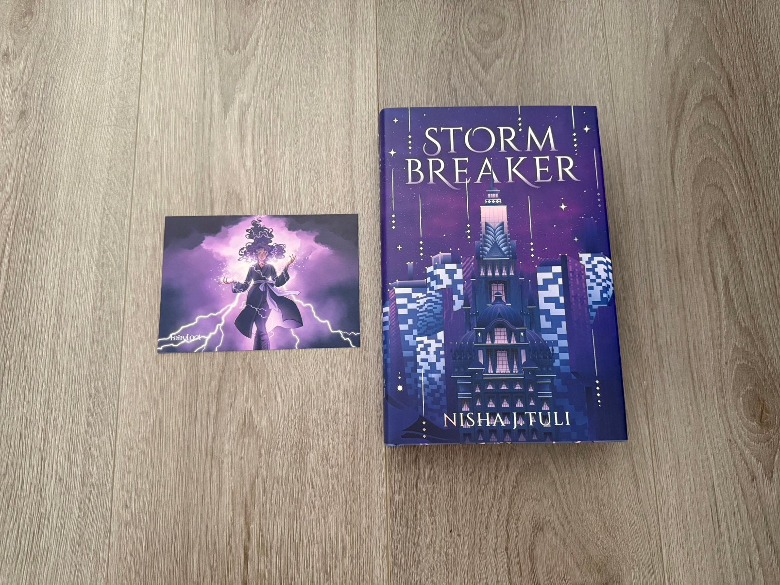 Storm Breaker - Nisha J. Tuli [Fairyloot], Ophalen of Verzenden, Zo goed als nieuw