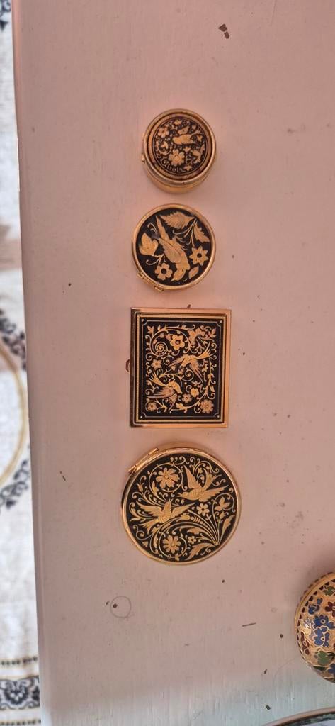 Prachtige vintage damaste pillendoosjes tekoopp, Ophalen of Verzenden