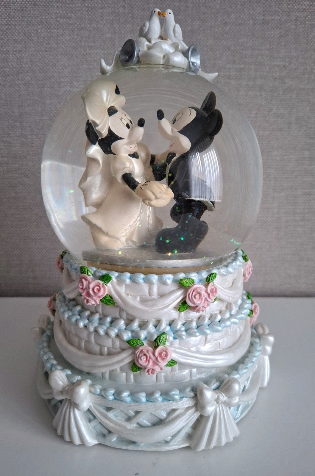 Mickey & Minnie Mouse Muziekdoos Sneeuwbol - Bruiloft, Verzamelen, Ophalen of Verzenden, Mickey Mouse, Gebruikt, Beeldje of Figuurtje