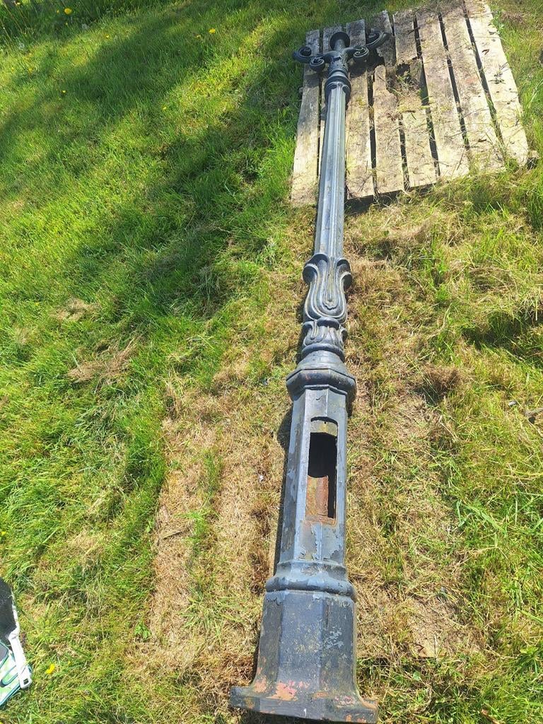 Antieke gietijzeren lantaarnpaal - Opknapper, 257 cm, Antiek en Kunst, Antiek | Lampen, Ophalen