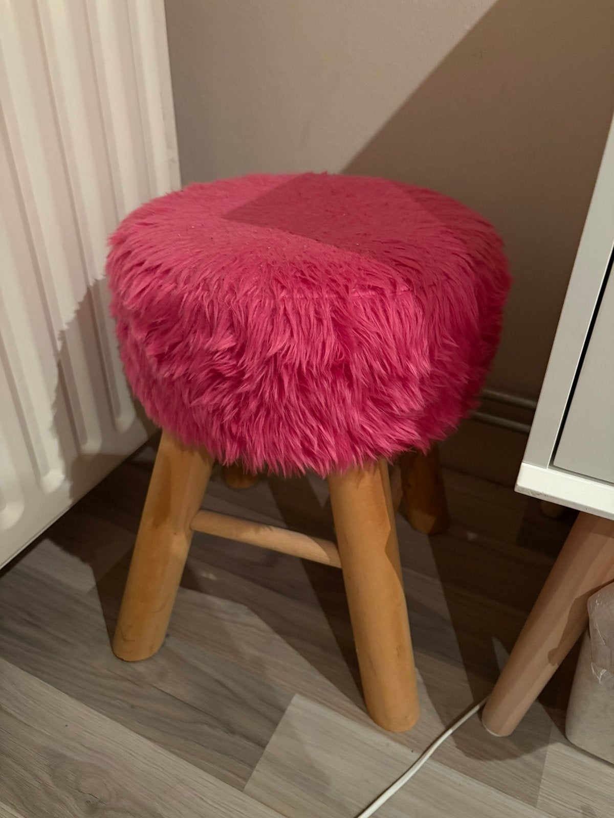 Roze kruk, Ophalen, Zo goed als nieuw, Hout