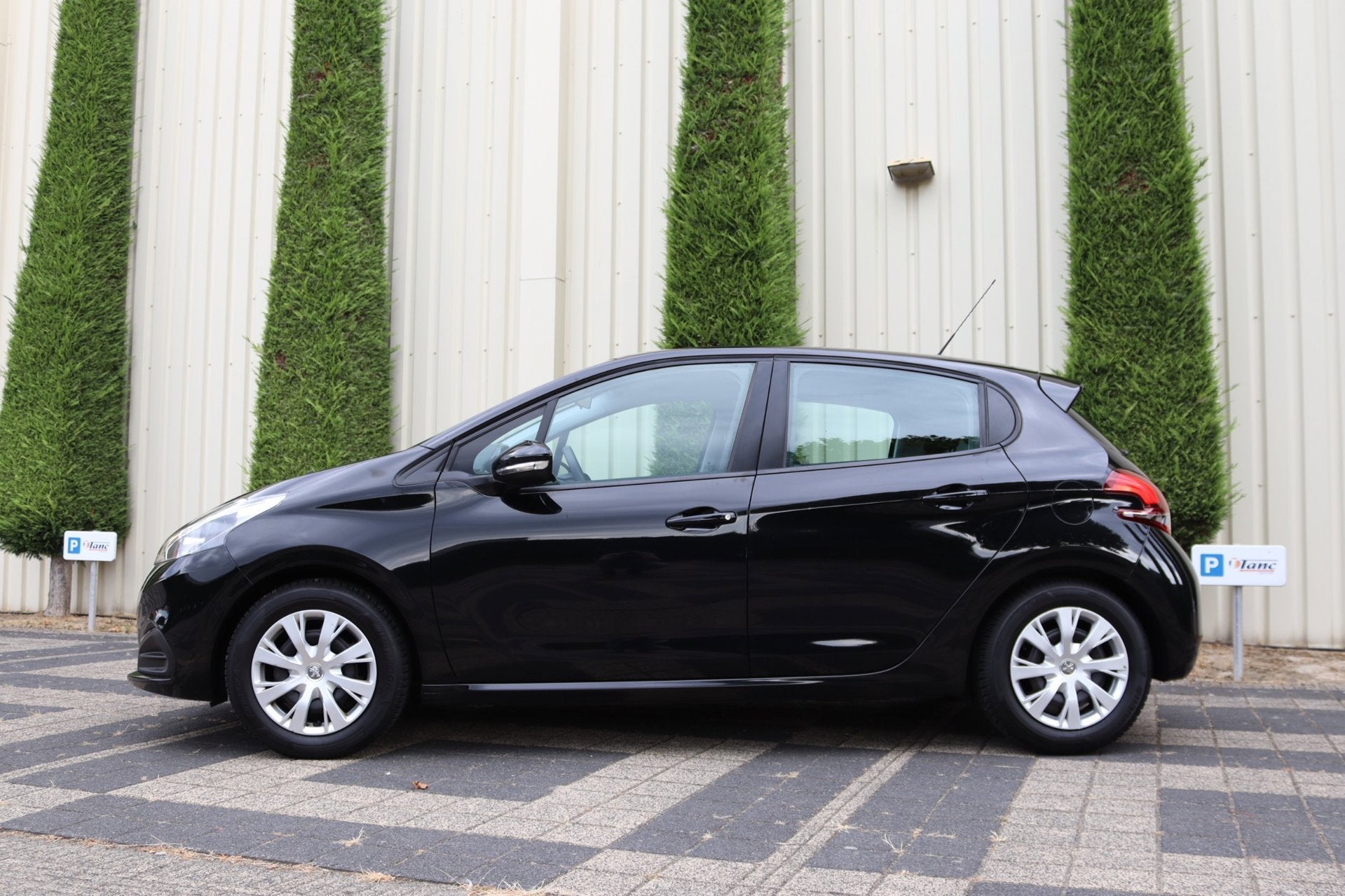 Peugeot 208 1.2 Active Navi, Airco, Voorwielaandrijving, Stof, Gebruikt, 1199 cc