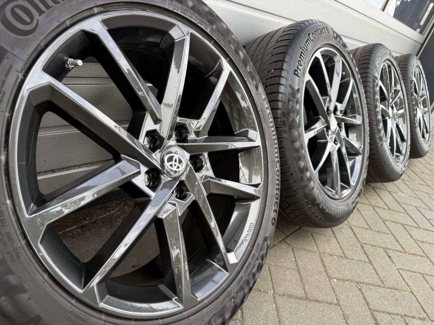 19 Toyota RAV4 PHEV Miria Renault Espace Nissan Ariya velgen, 19 inch, -, -, Banden en Velgen