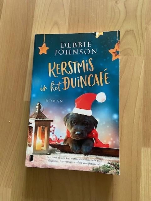 Kerstmis in het Duincafe - Debbie Johnson, Boeken, Romans, Gelezen, Ophalen of Verzenden