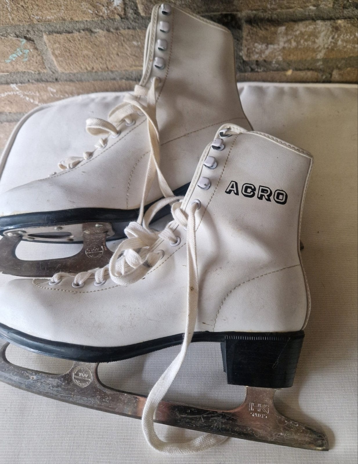Witte Acro kunstschaatsen - Maat 36, Sport en Fitness, Ophalen of Verzenden, Gebruikt, Kunstschaatsen, Overige merken