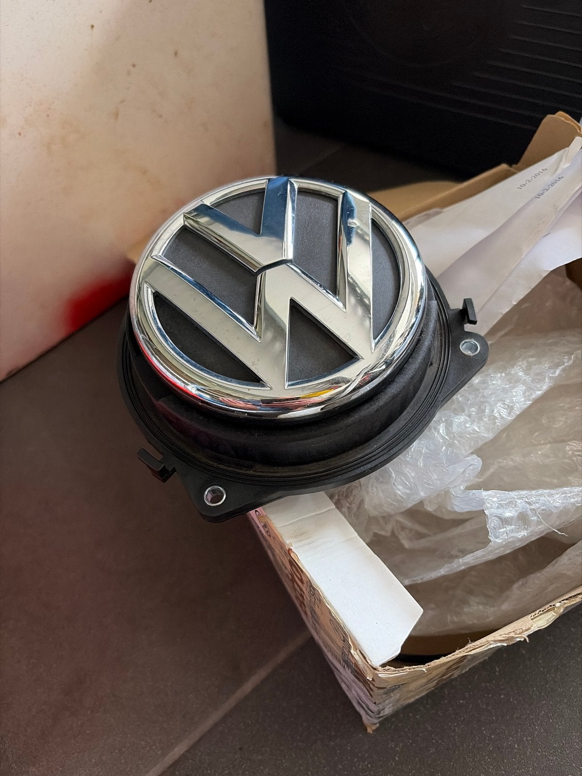 Volkswagen VW logo embleem voor achterklep, Gebruikt, Achterklep, Ophalen of Verzenden, Volkswagen