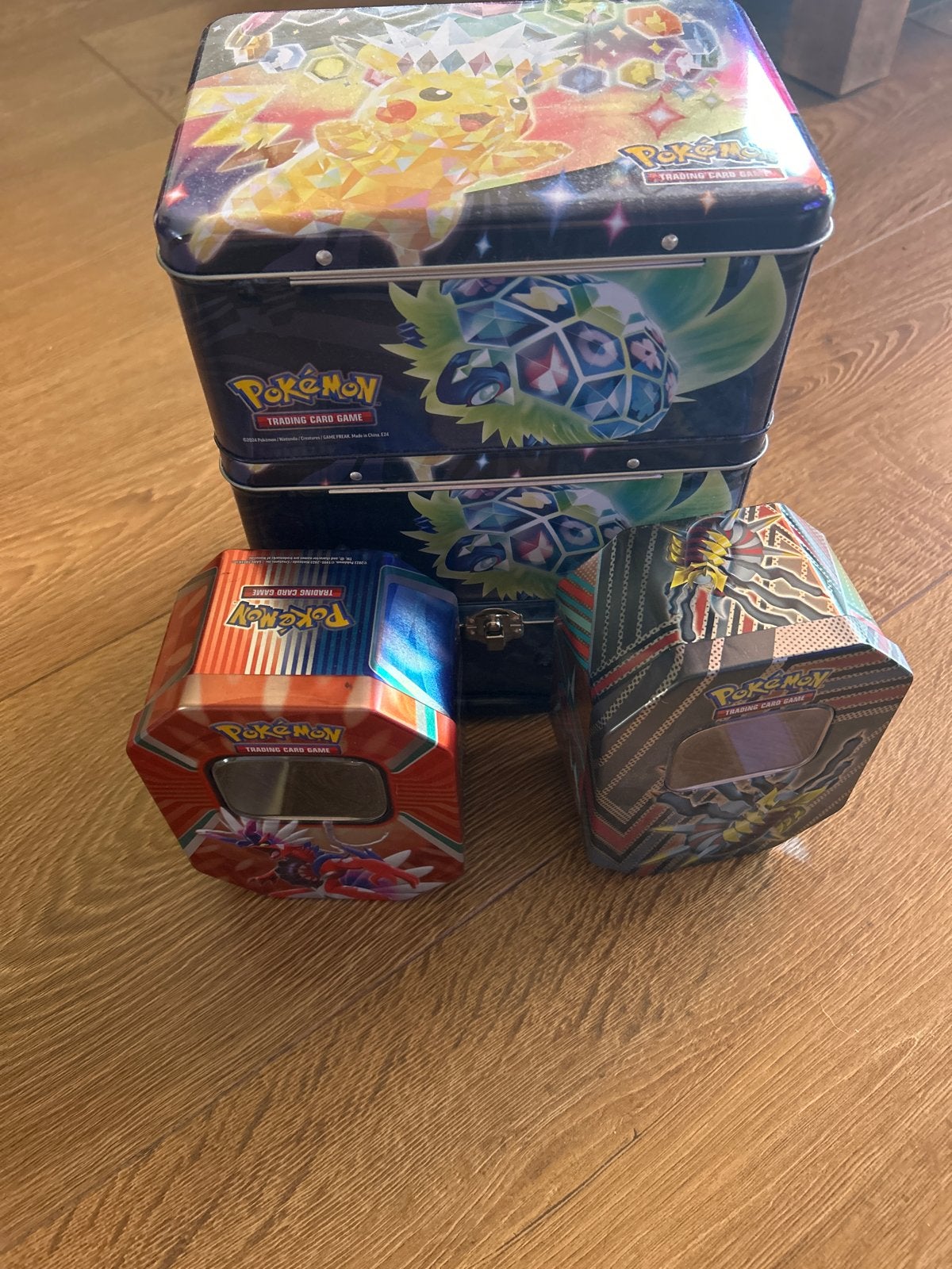 Lege Pokémon TCG Tins (Pikachu, Giratina, Koraidon), Verzamelen, Ophalen, Gebruikt