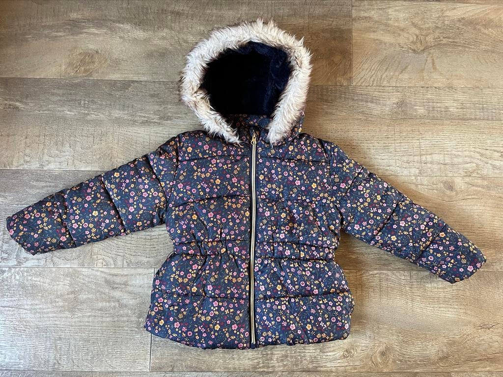 Leuke meisjes winterjas met bloemenprint en bontkraag, Ophalen of Verzenden, Gebruikt, Meisje