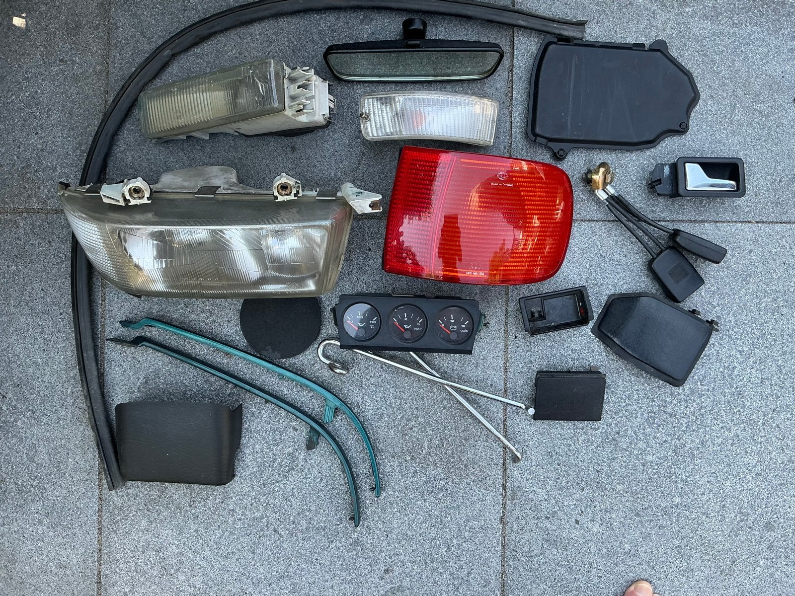 Diverse auto-onderdelen: verlichting, interieur, speakers, Ophalen, Gebruikt, Overige automerken
