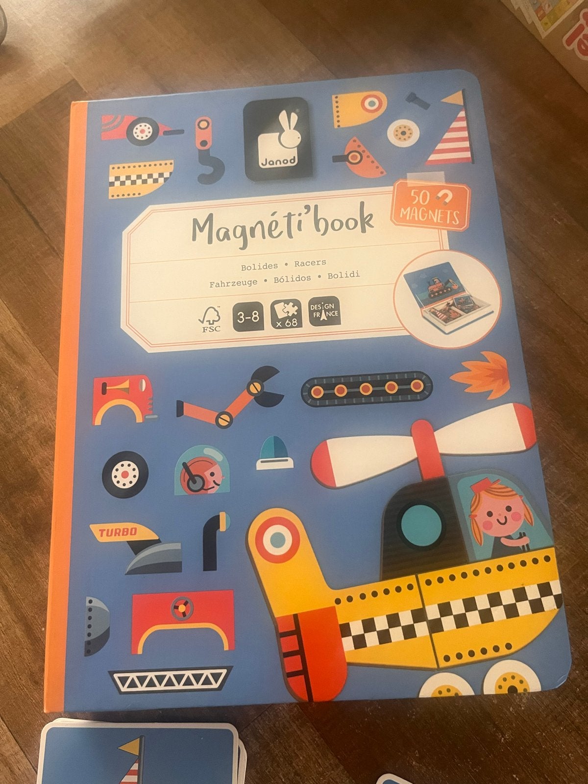 Janod Magneti'book Racers: Magnetisch Bouwboek voor Kinderen, Ophalen, Zo goed als nieuw, Bouwen