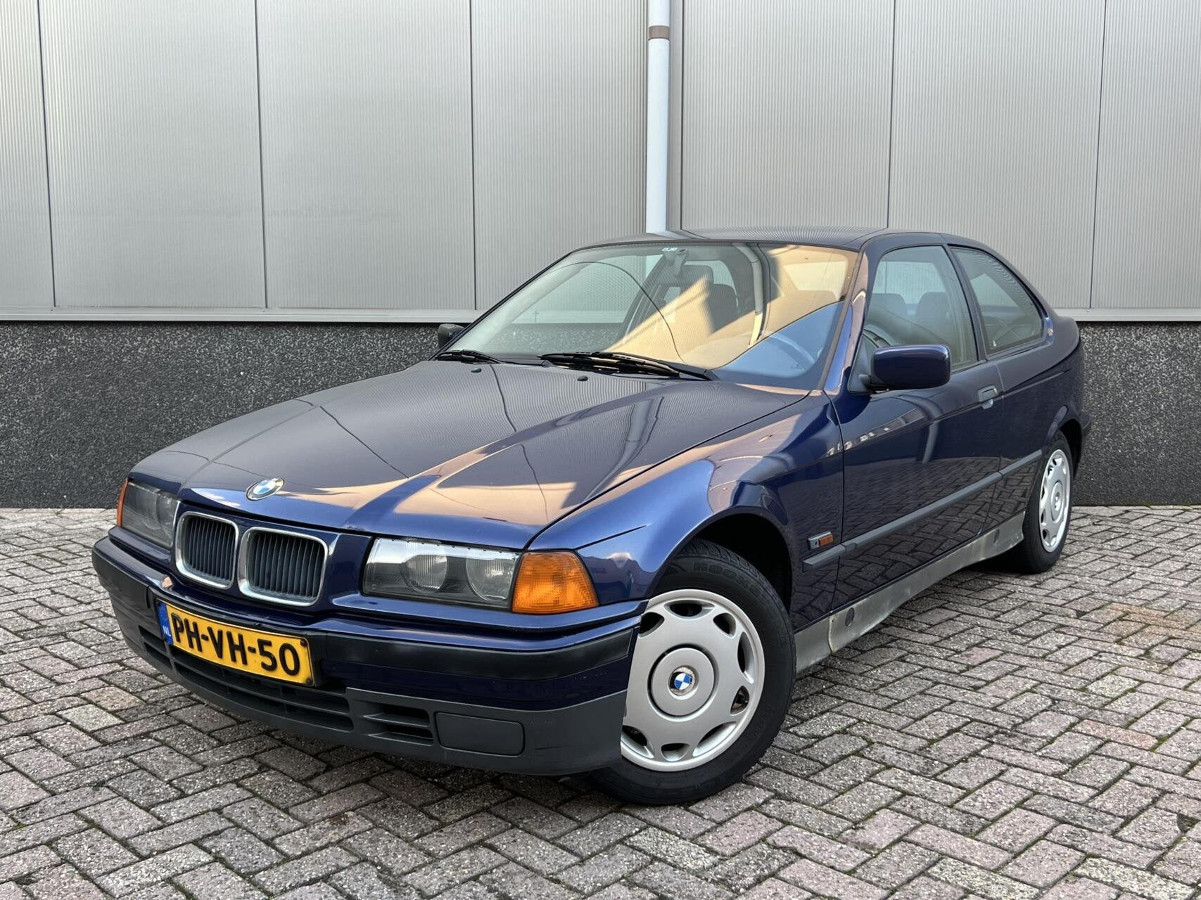 BMW 3-serie Compact 316i handbak uniek NAP, Auto's, 1596 cc, Achterwielaandrijving, Gebruikt, 4 cilinders