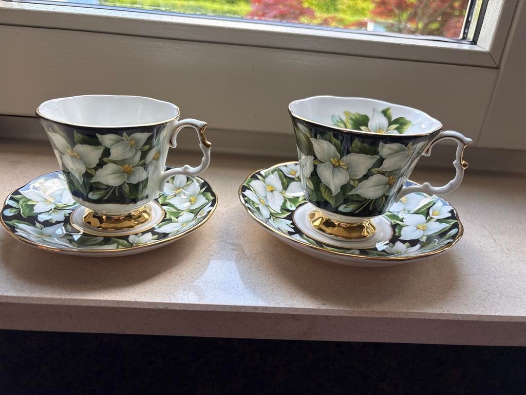 Prachtige royal albert trillium theekopjes(2 stuks), Ophalen of Verzenden