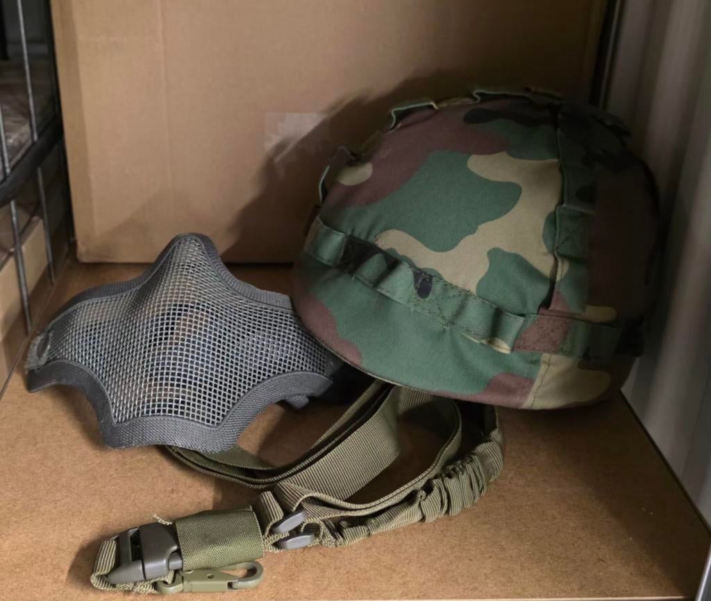 Airsoft helm, gezichtsbescherming en keykoard, Ophalen of Verzenden, Zo goed als nieuw