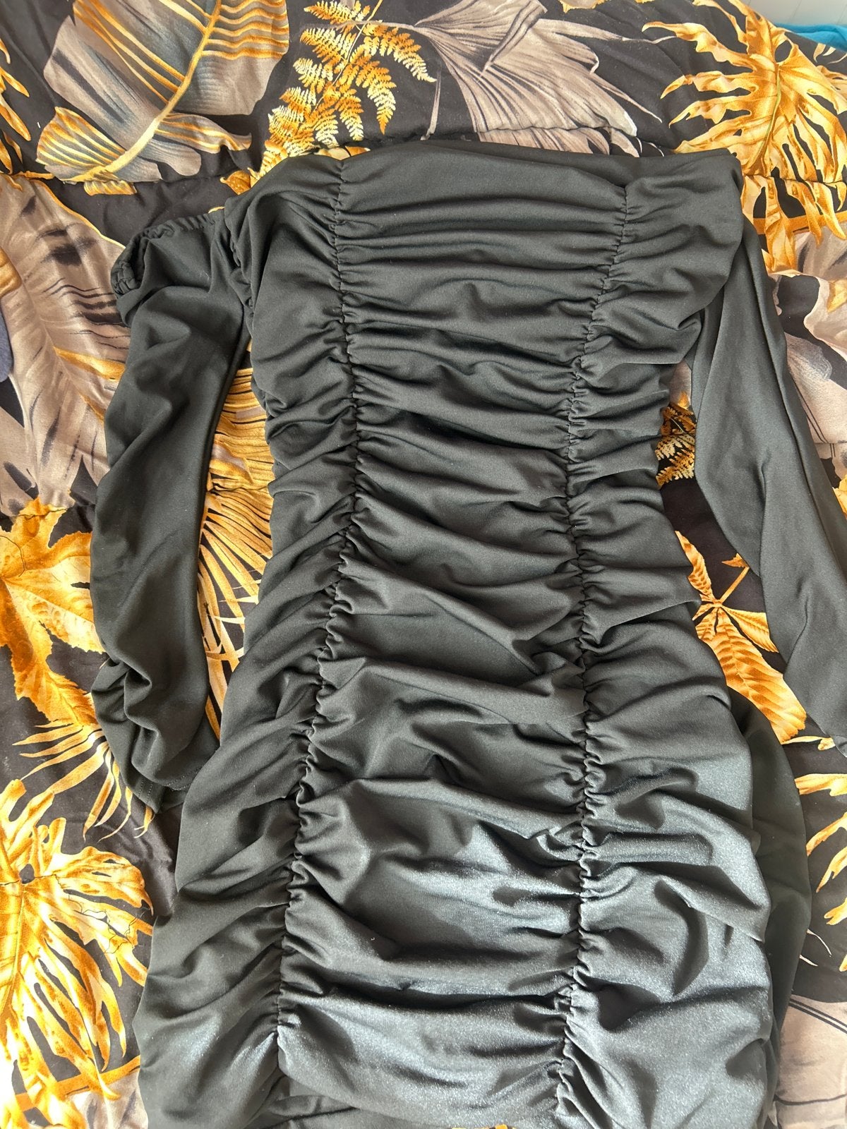 Zwarte off-shoulder mini-jurk met ruches, Kleding | Dames, Zwart, Ophalen of Verzenden, Zo goed als nieuw, Maat 36 (S)