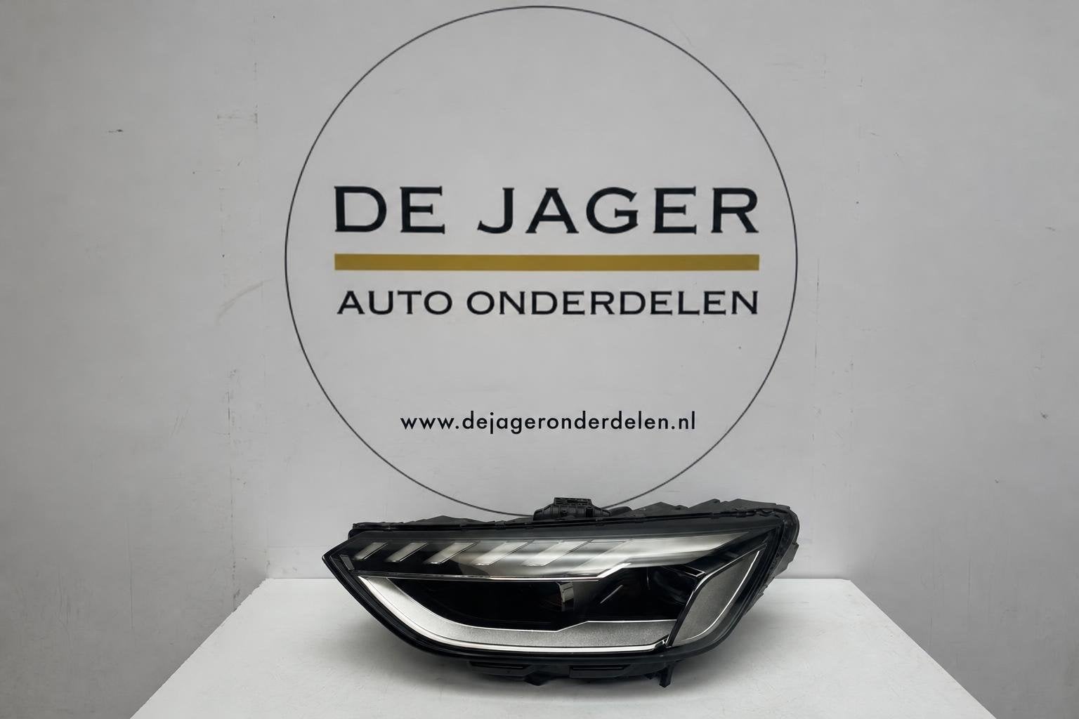 Audi A4/S4 B9 FL Full LED koplamp links 8W0941033D, Auto-onderdelen, Gebruikt, AUDI AG, Auto-Union-Strasse 1
85045  Ingolstadt, DE