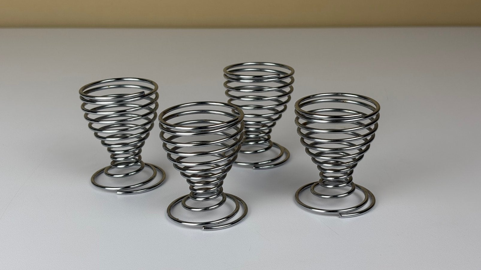 4 x draadstaal spiraal swirl chroom eierdopjes, Vintage, Overige merken, Vintage, Overige typen