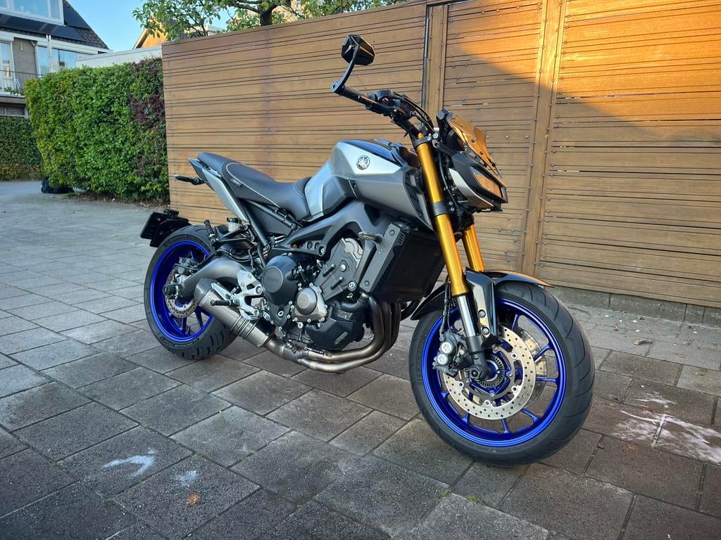 Yamaha MT09 SP met termignoni uitlaat, Occasion, Motorrijbewijs A, Meer dan 35 kW, Handgeschakeld