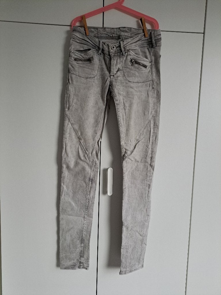 Super skinny super low waste H&M - maat xs s 27 32, H&M, Ophalen of Verzenden, W27 (confectie 34) of kleiner, Grijs