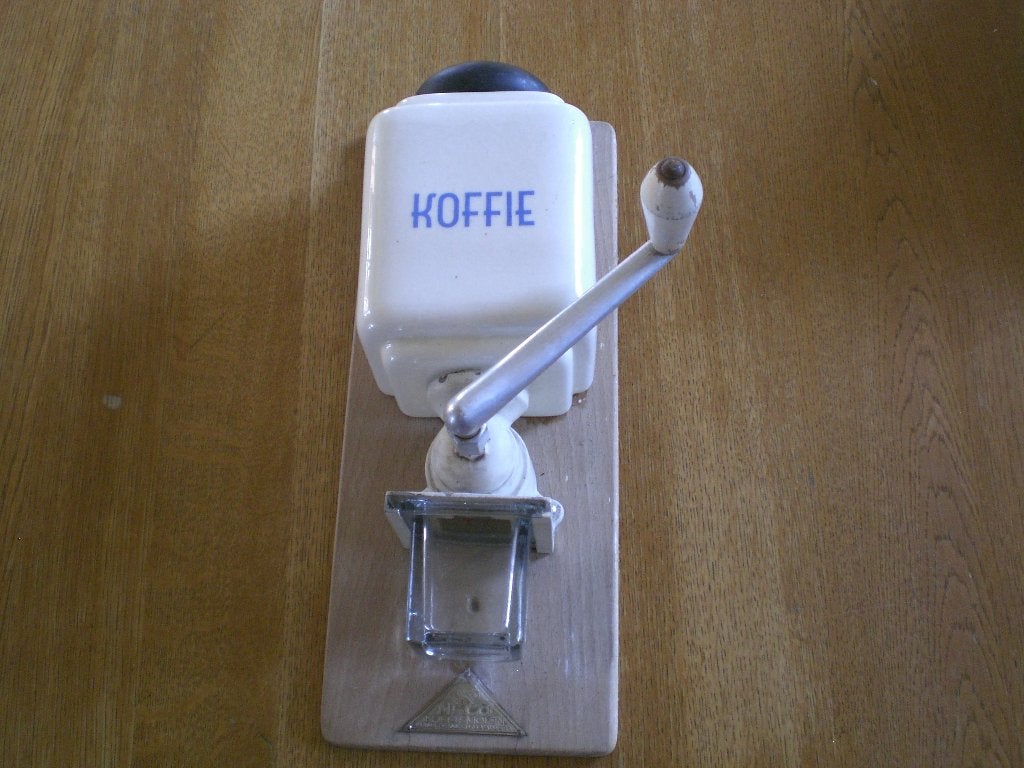 strakke art deco wand koffiemolen  Neco, Ophalen of Verzenden