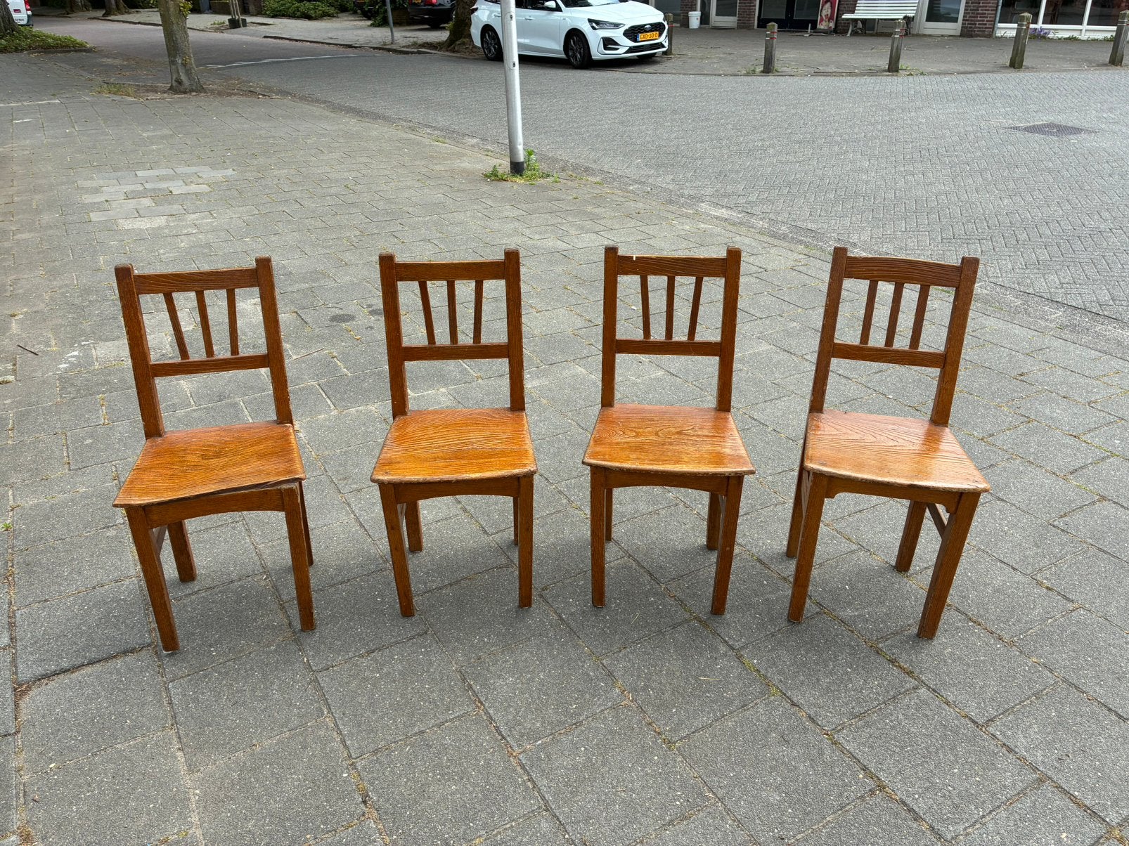 4 houten stoelen / stoeltjes, Ophalen