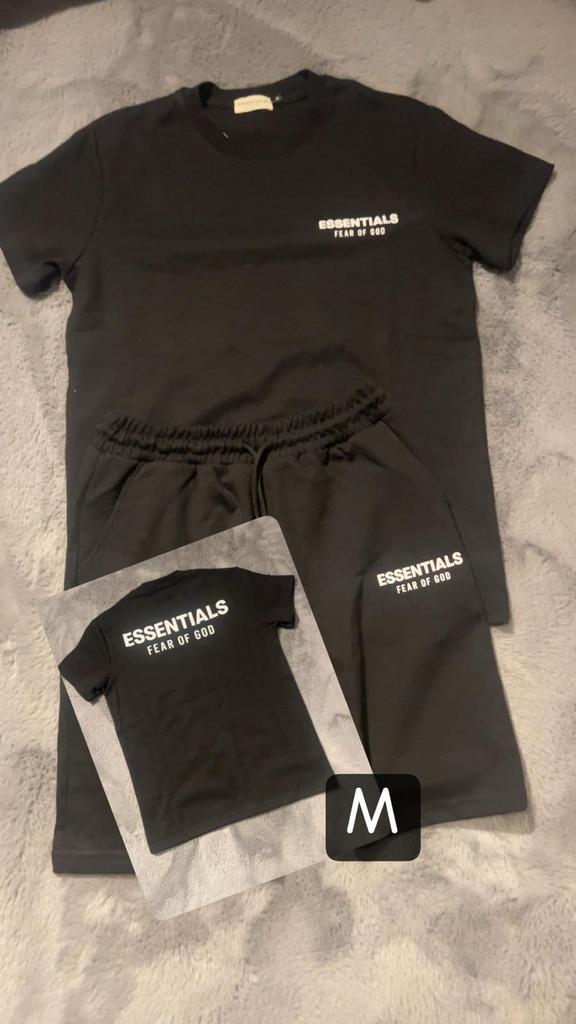 Essentials, Ophalen of Verzenden, Zo goed als nieuw