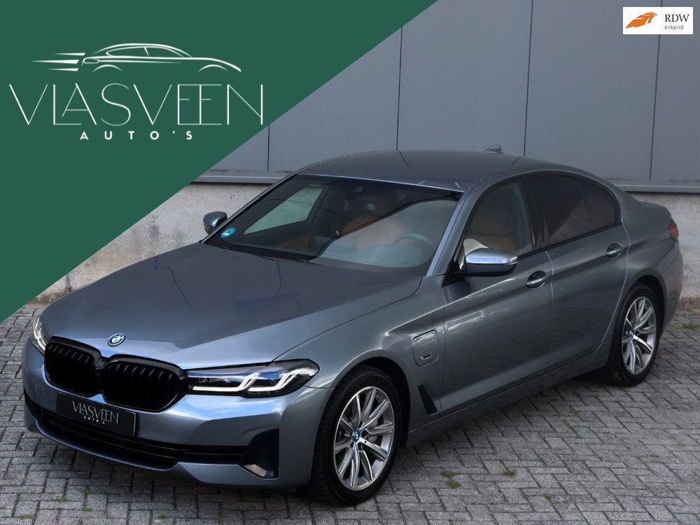 BMW 5-serie 545e xDrive Zwarte hemel, LED- INC BTW, Gebruikt, Euro 6, 2000 kg, Blauw