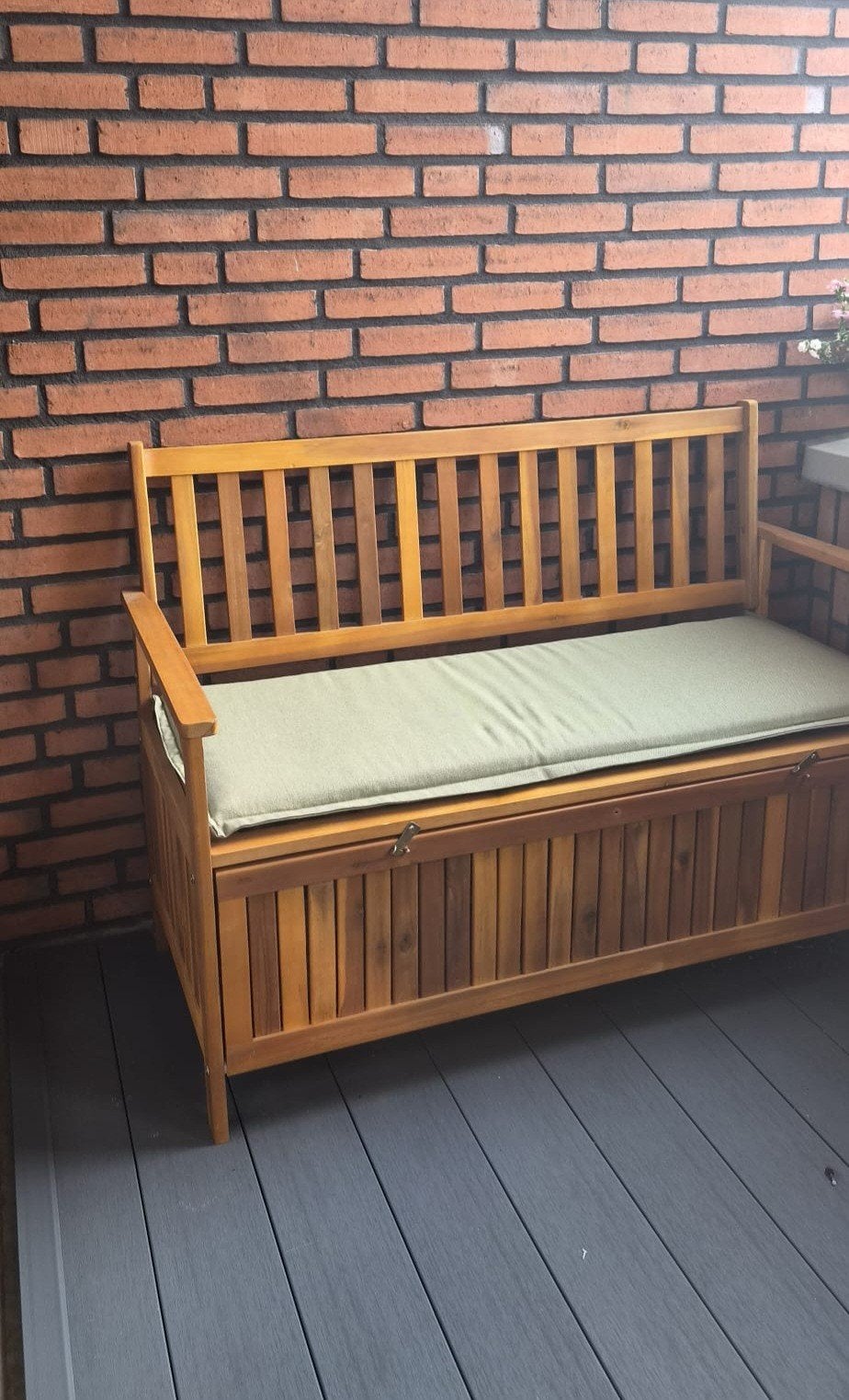 Houten opslagbank met lichtgroen zitkussen, Tuin en Terras, Ophalen of Verzenden, Gebruikt, Hout
