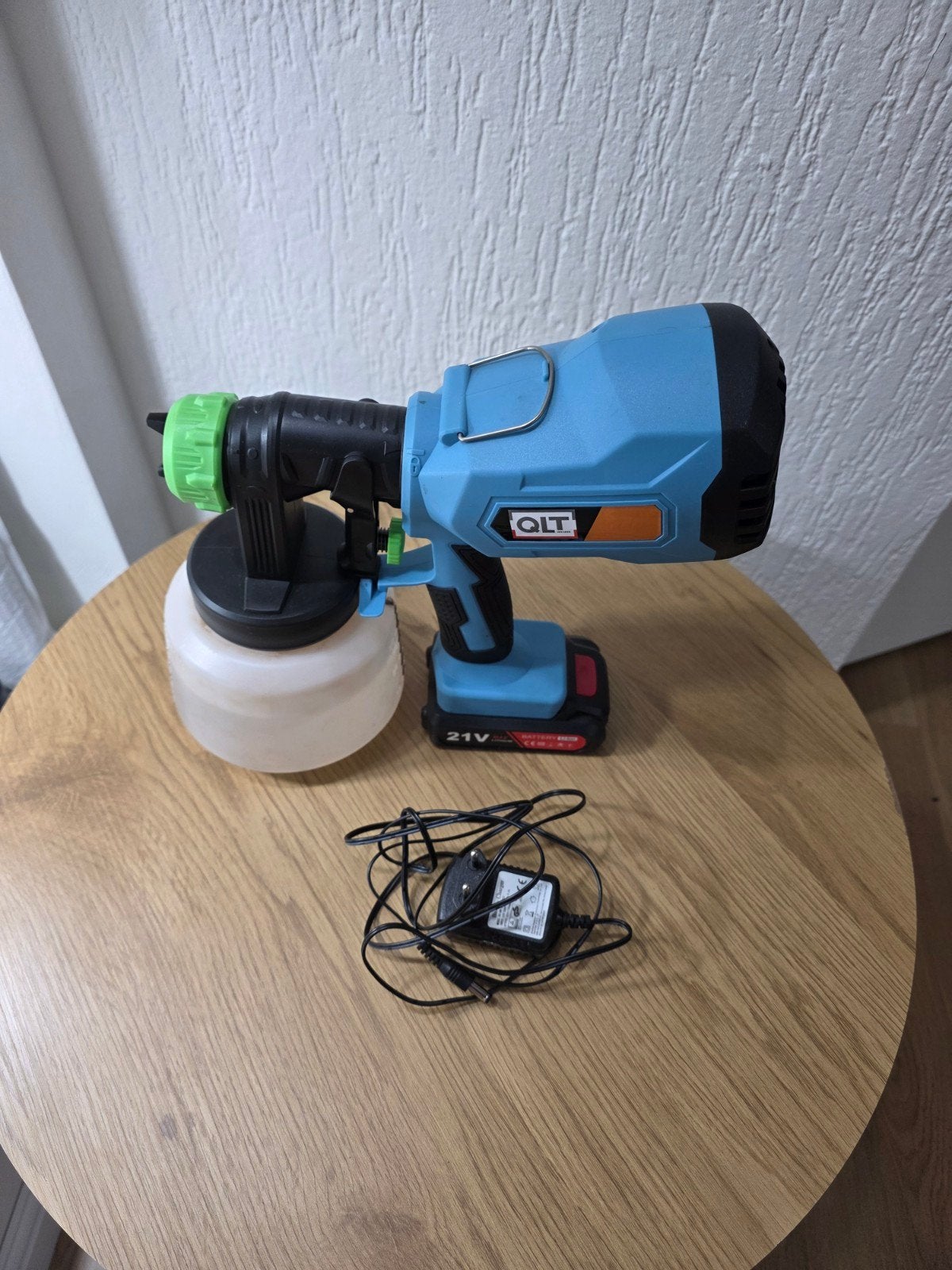 QLT 21V Draadloze Verfspuit met Accu en Oplader, Ophalen of Verzenden, Zo goed als nieuw, Verfspuit of Verfpomp