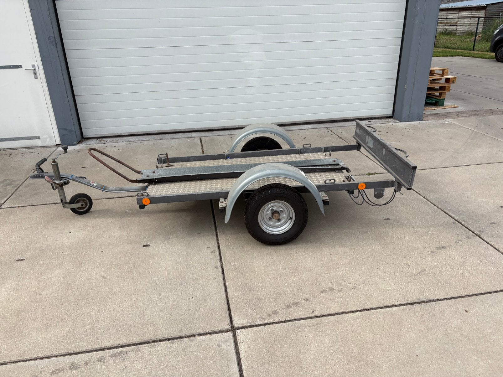 Motoraanhanger, Ophalen, Gebruikt