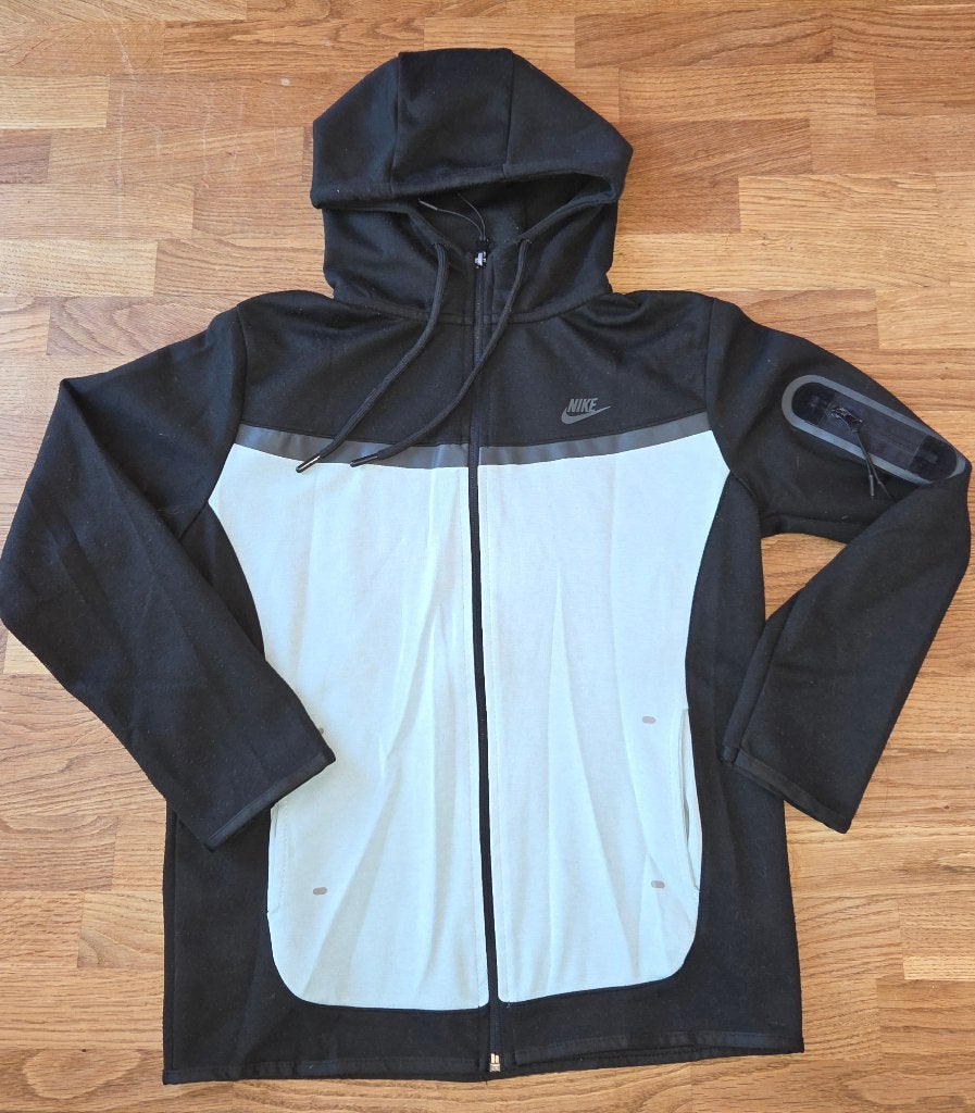 Nike tech fleece pak (maat 176), Ophalen, Gebruikt, Jongen of Meisje, Sport- of Zwemkleding