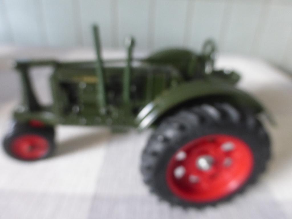 Massey Harris Chalenger schaal 1/16, Ophalen of Verzenden, Zo goed als nieuw, Overige typen, Overige merken