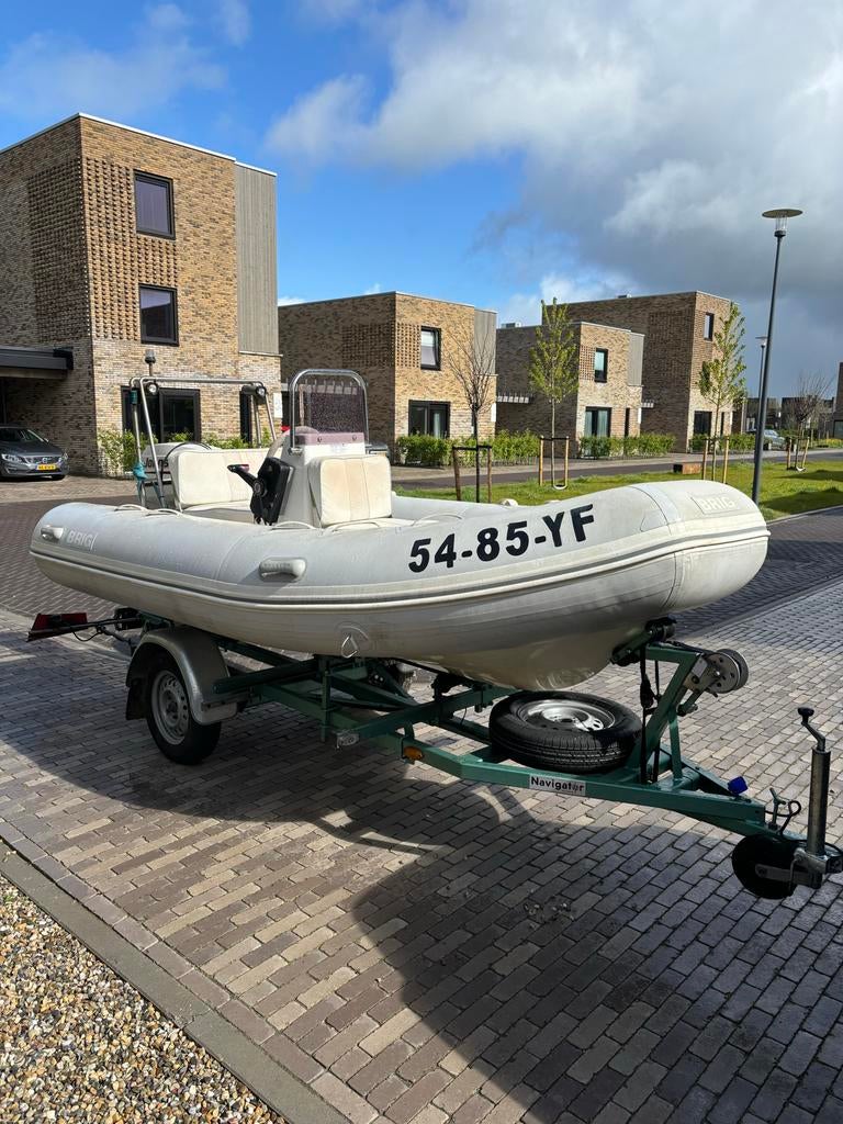 BRIG met Stuurconsole johnson 40pk 2 takt en Trailer, Brig, Zo goed als nieuw, Inclusief trailer, Ophalen