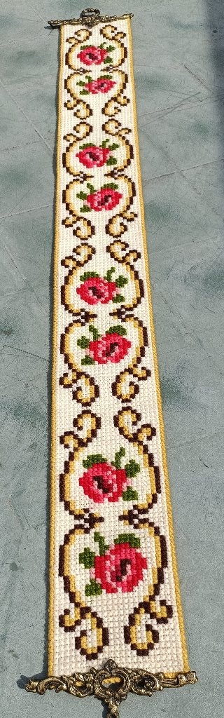 Vintage schellekoord bloemen grof geborduurd (SK13), Ophalen of Verzenden, Zo goed als nieuw, Handborduren, Overige typen