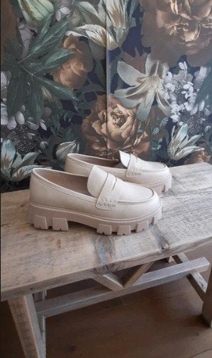Beige instappers schoenen loafers 41 vintage platform zool, Bonprix, Nieuw, Ophalen of Verzenden, Instappers