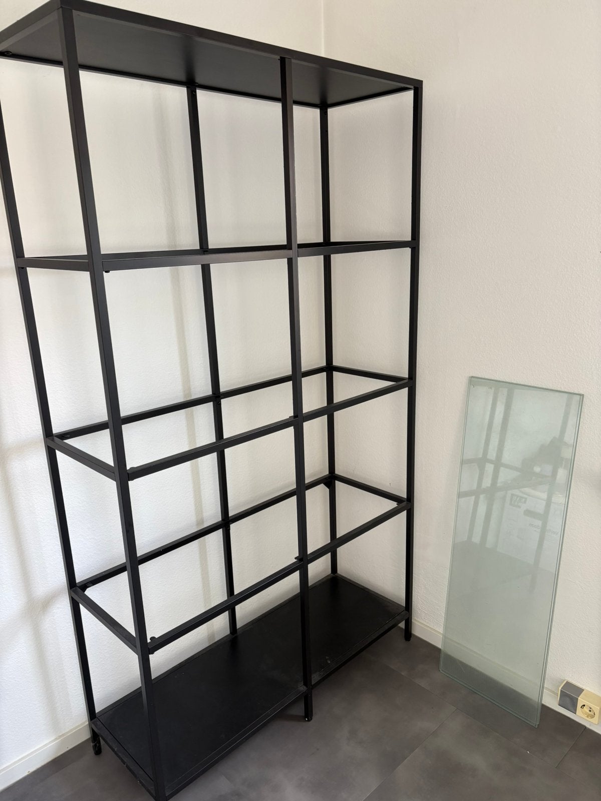 Zwarte Ikea stellingkast te koop, Ophalen, Gebruikt