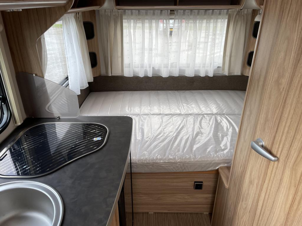 Eriba Nova Light 425, Caravans en Kamperen, Caravans, Standaardzit, Bedrijf, Tot en met 3, 4 tot 5 meter