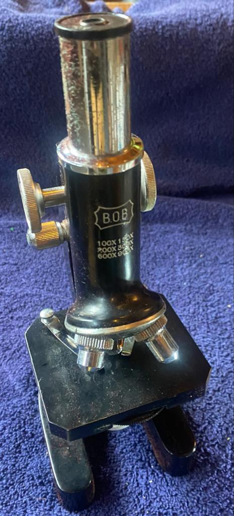 BOB Microscoop - Educatief model 100x tot 900x vergroting, Ophalen of Verzenden, Gebruikt, 400x tot 1000x, Biologische microscoop