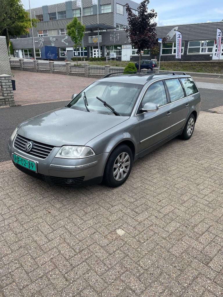 Volkswagen Passat 1.8 Variant 110KW 2004 Grijs, Voorwielaandrijving, Zwart, 4 cilinders, Origineel Nederlands