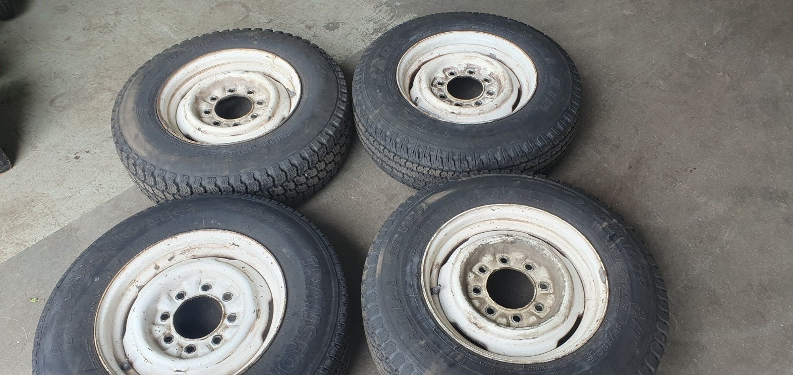 Originele Chevrolet G30 16.5 inch velgen met banden, Auto-onderdelen, Banden en Velgen, Ophalen, Banden en Velgen, Overige maten