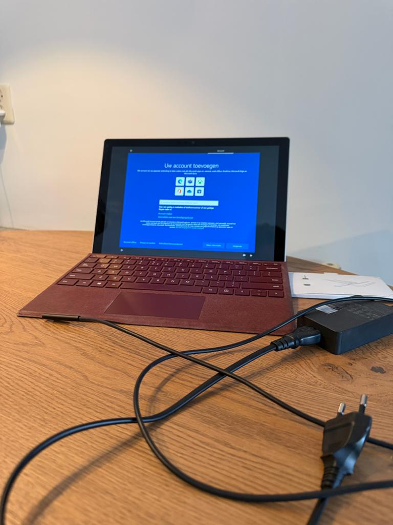 Microsoft Surface Pro ‼️Alleen vandaag €200‼️, Computers en Software, Windows Laptops, Ophalen, 2 tot 3 Ghz, 13 inch, Zo goed als nieuw
