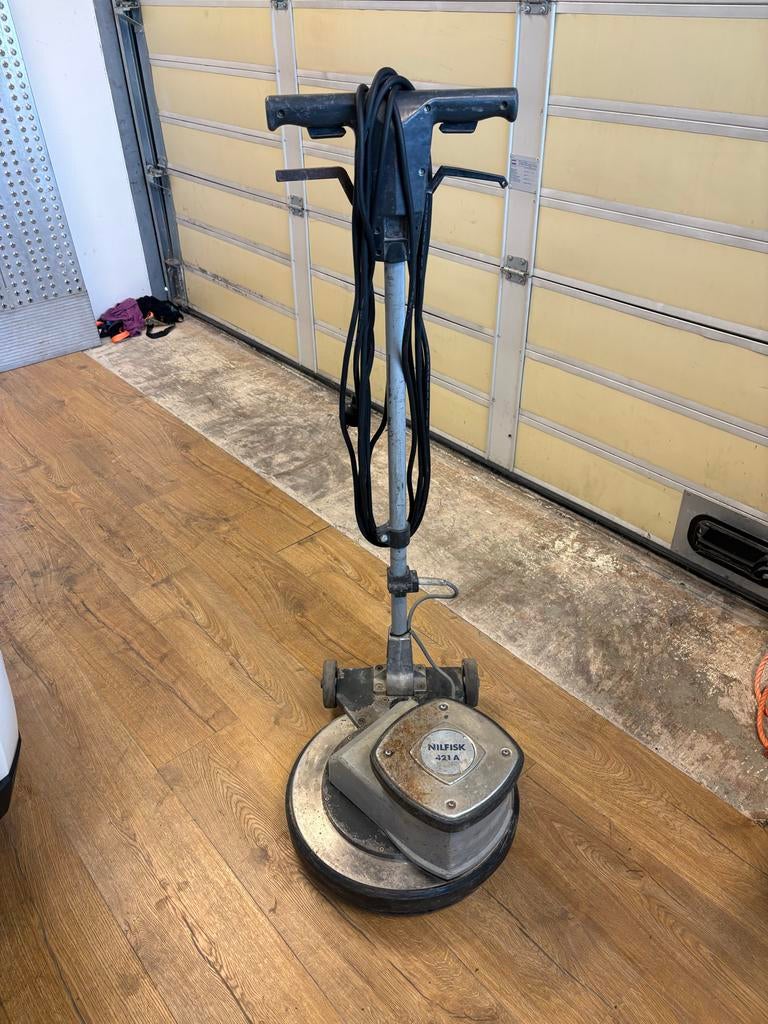 Nilfisk 421 A Schrobmachine - Professionele Reiniging, Ophalen, Gebruikt, Schrobmachine