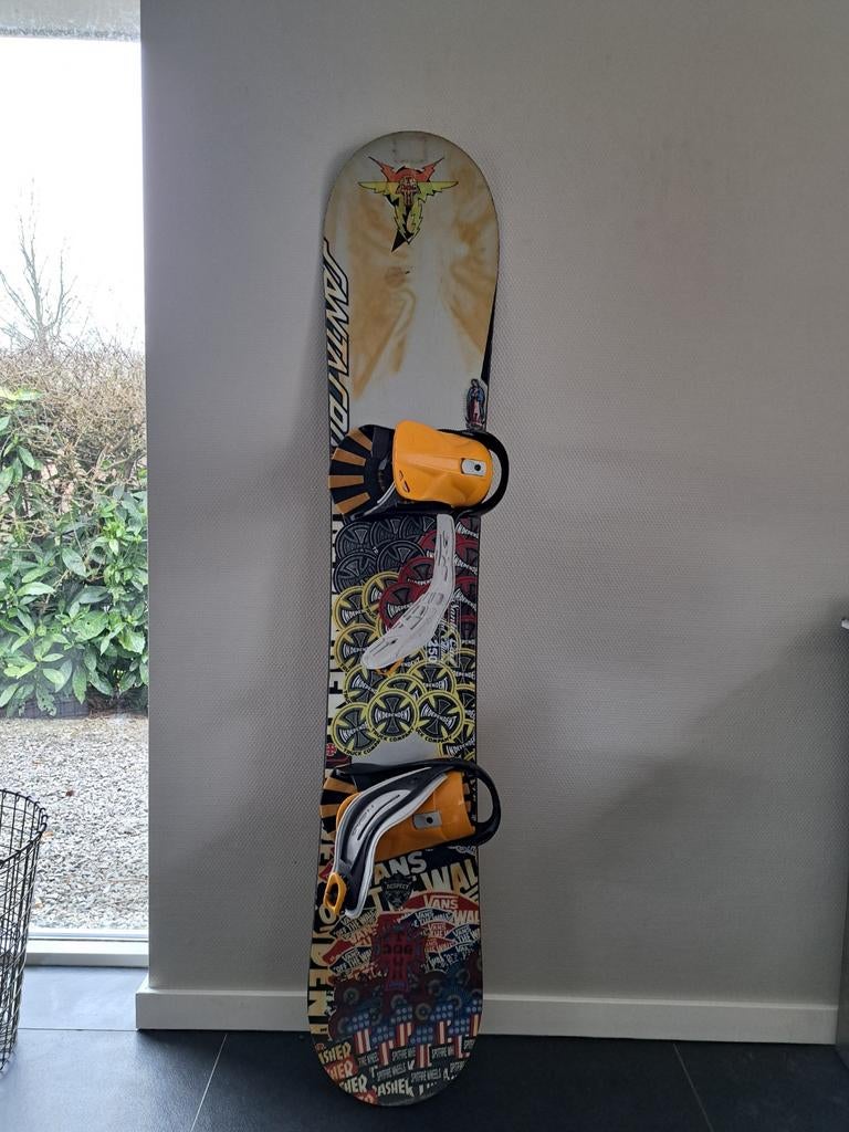 Snowboard Santa Cruz  zonder bindingen - Goede staat, Sport en Fitness, Snowboarden, Ophalen of Verzenden