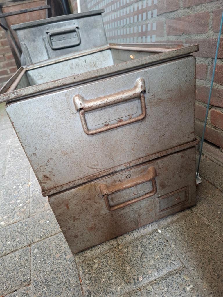 Oude Vintage Industriele Stapelbak., Ophalen, Minder dan 50 cm, Gebruikt, 50 tot 100 cm