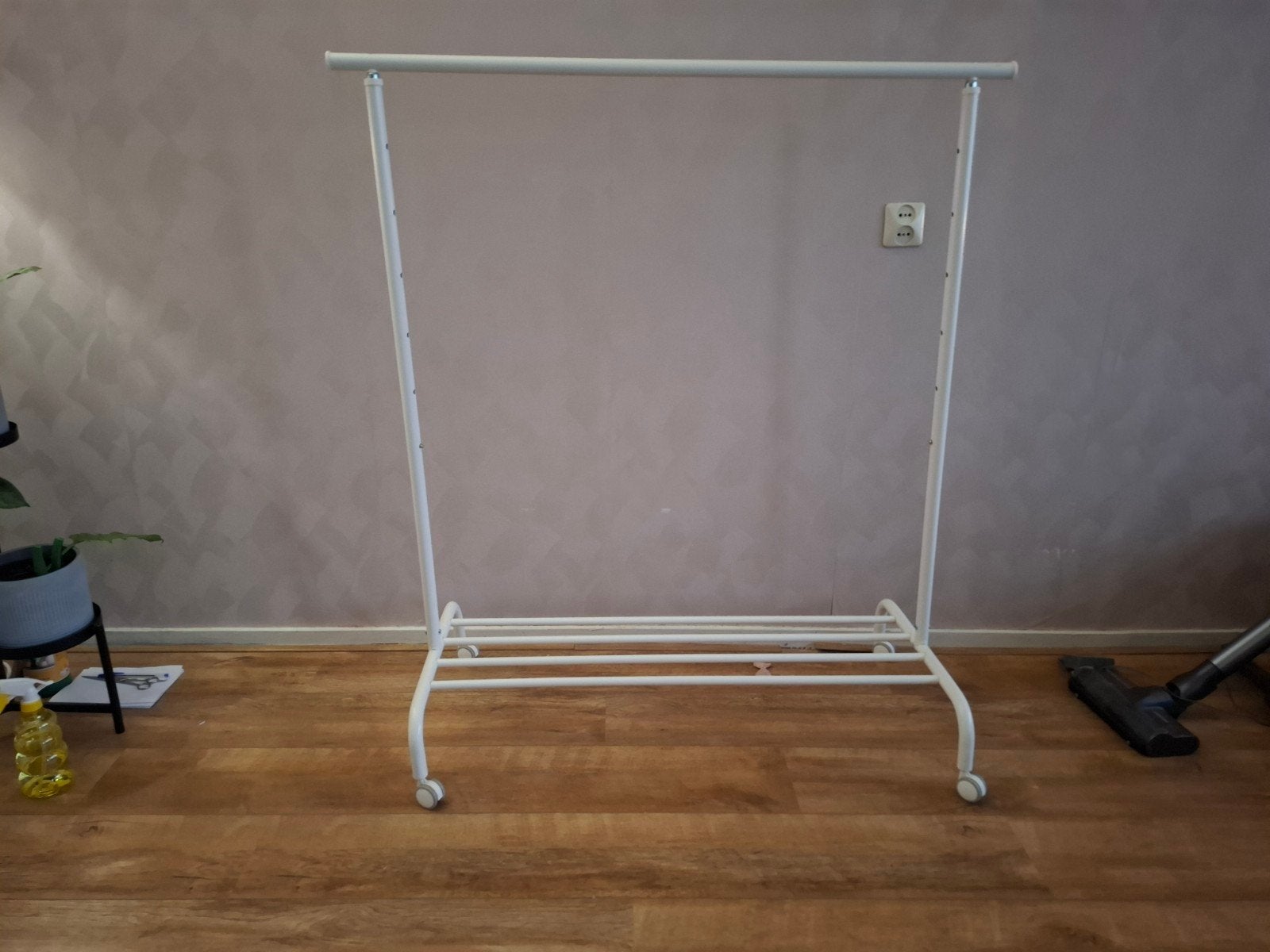 IKEA Kledingrek met wielen - Wit, Ophalen, Met wielen, Gebruikt