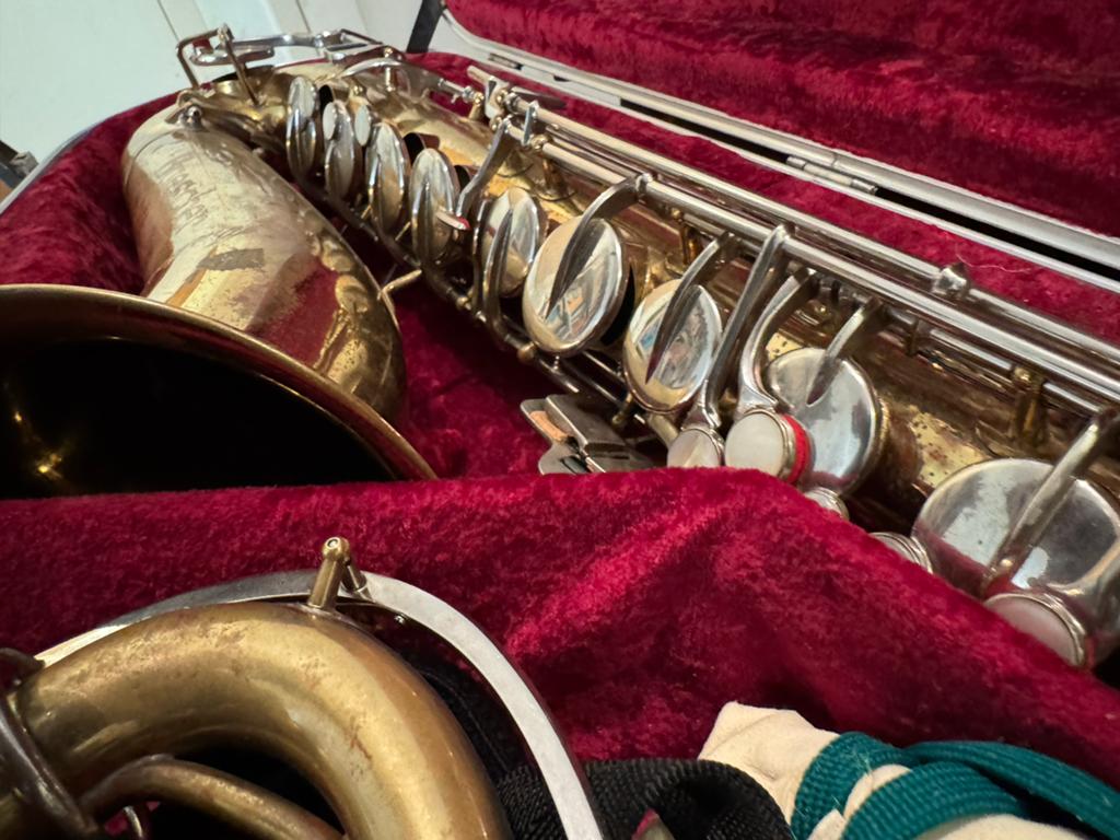 Vintage Buescher Aristocrat Tenorsaxofoon met koffer, Muziek en Instrumenten, Blaasinstrumenten | Saxofoons, Gebruikt, Tenor, Met koffer