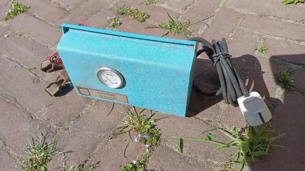 Acculader vintage, Ophalen of Verzenden, Gebruikt
