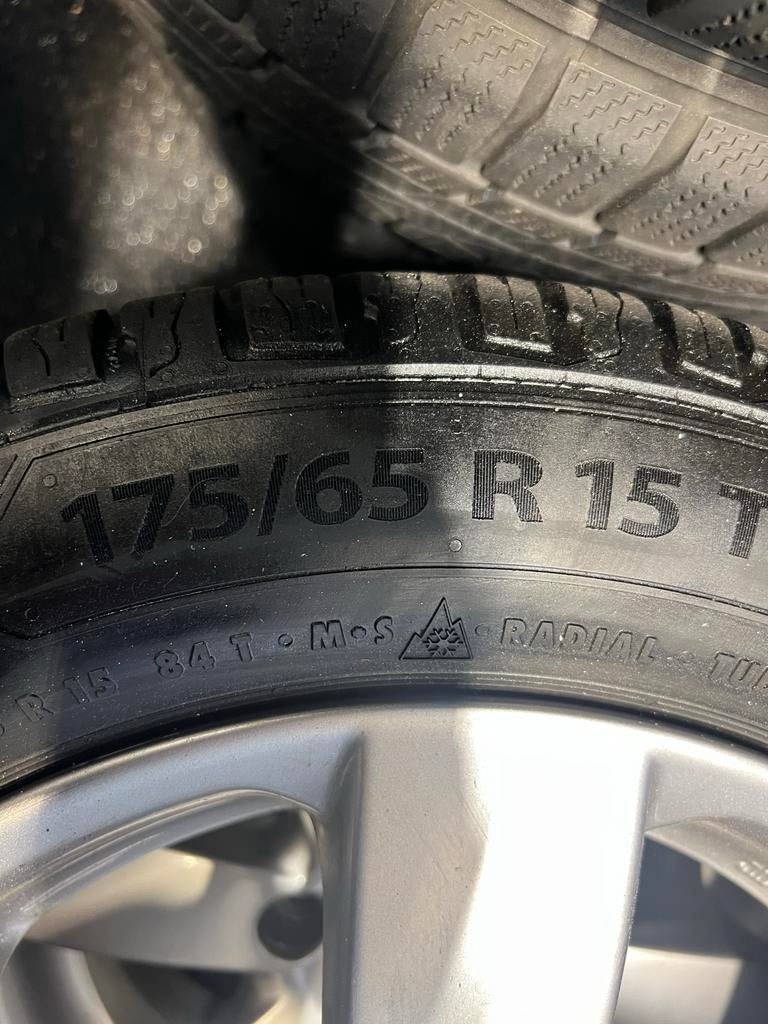 15" winterset Suzuki Ignis 175/65/R15, Auto-onderdelen, Banden en Velgen, Ophalen, Gebruikt, 15 inch, 175 mm