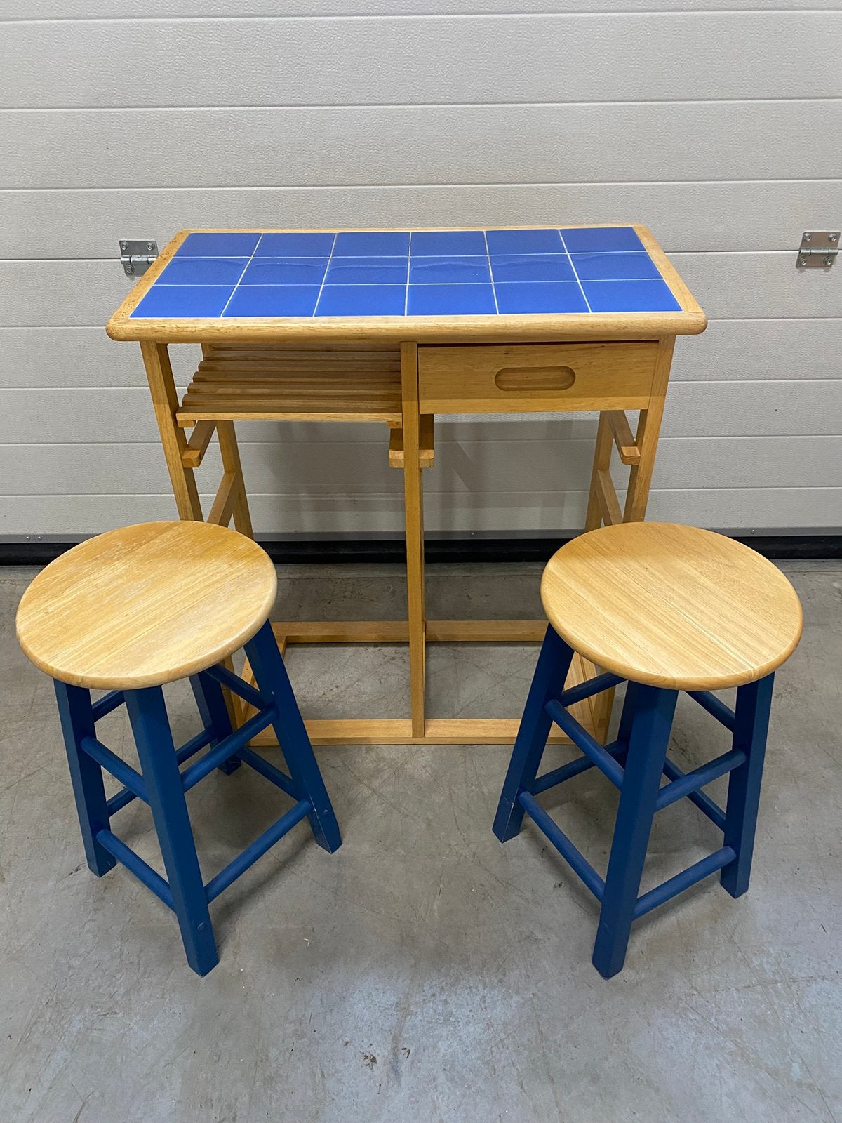 Bijzettafel met krukjes, Huis en Inrichting, Ophalen, Zo goed als nieuw