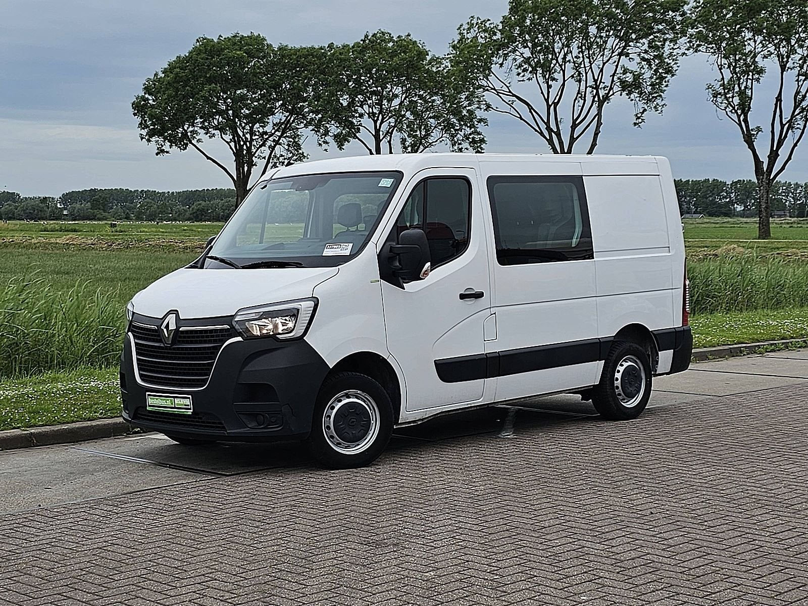 RENAULT MASTER 2.3 l1h1 dubbel cabine!, Auto's, Bestelauto's, Voorwielaandrijving, 136 pk, Gebruikt, Euro 6
